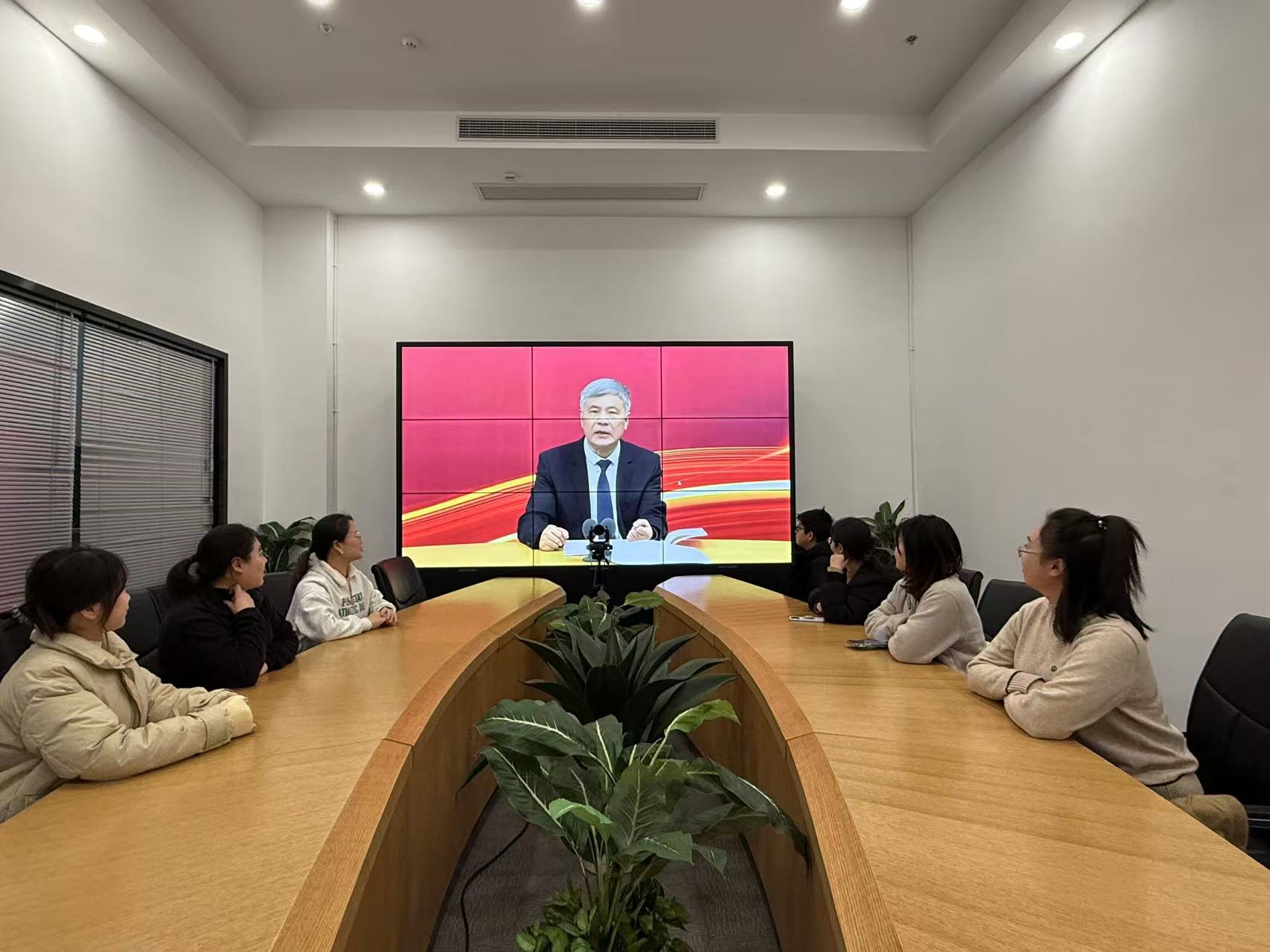 首页 - BB电子官方网站文创集团行政党支部发展“深刻进建贯彻党的二十届三中全会心灵”主题党日活动