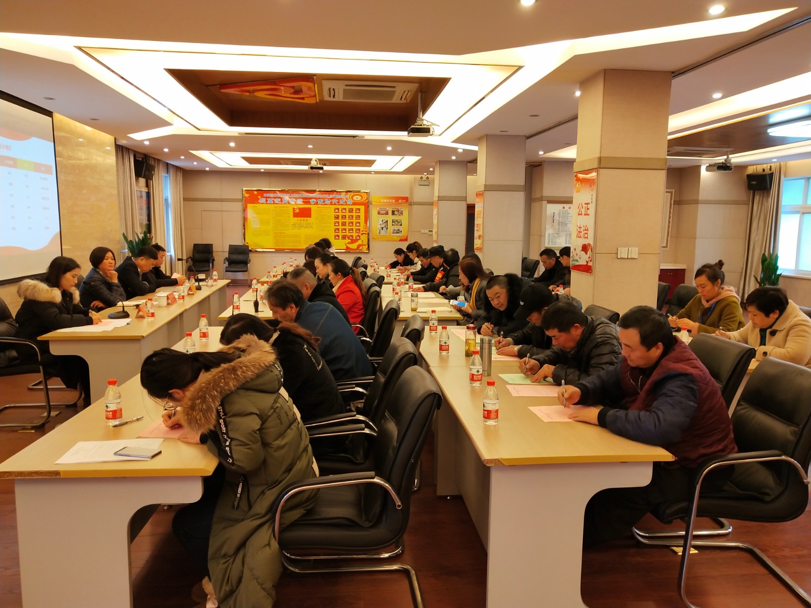 首页 - BB电子官方网站市场选举产生第四届工会委员会.jpg 首页 - BB电子官方网站市场选举产生第四届工会委员会.jpg